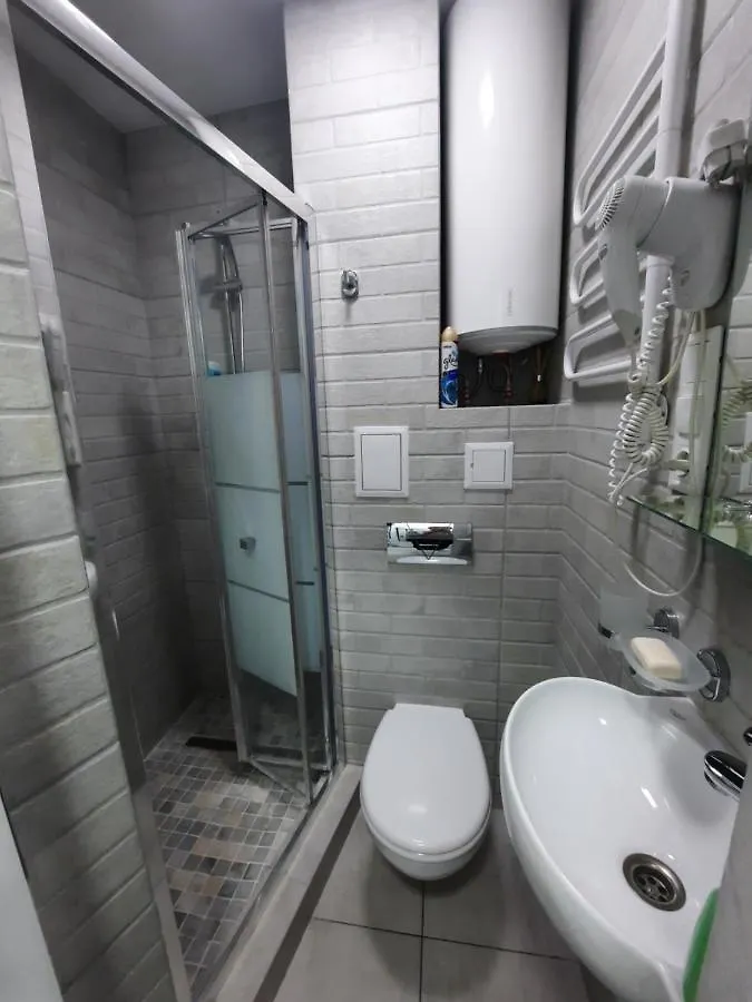 Apartamento Посуточно Мини-Студия Метро Минская Киев